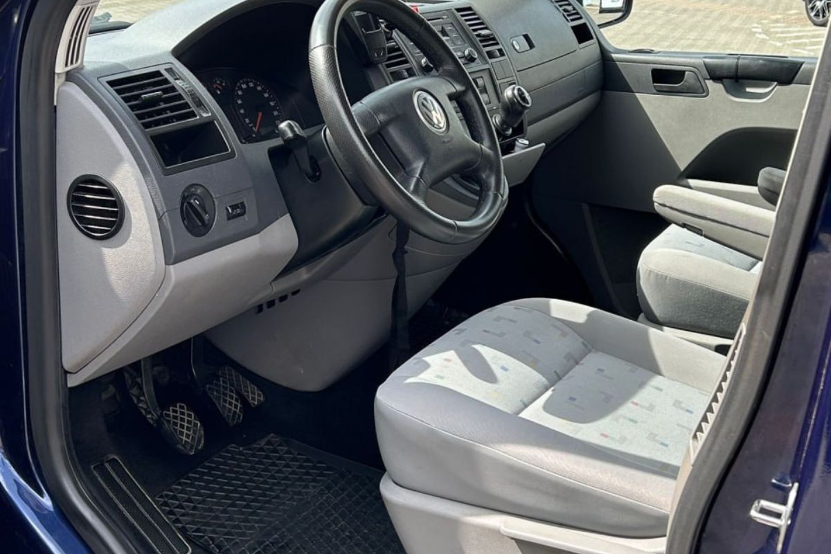 VOLKSWAGEN T5 CARAVELLE