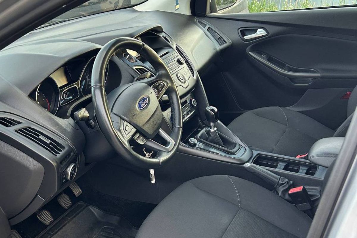 FORD FOCUS 