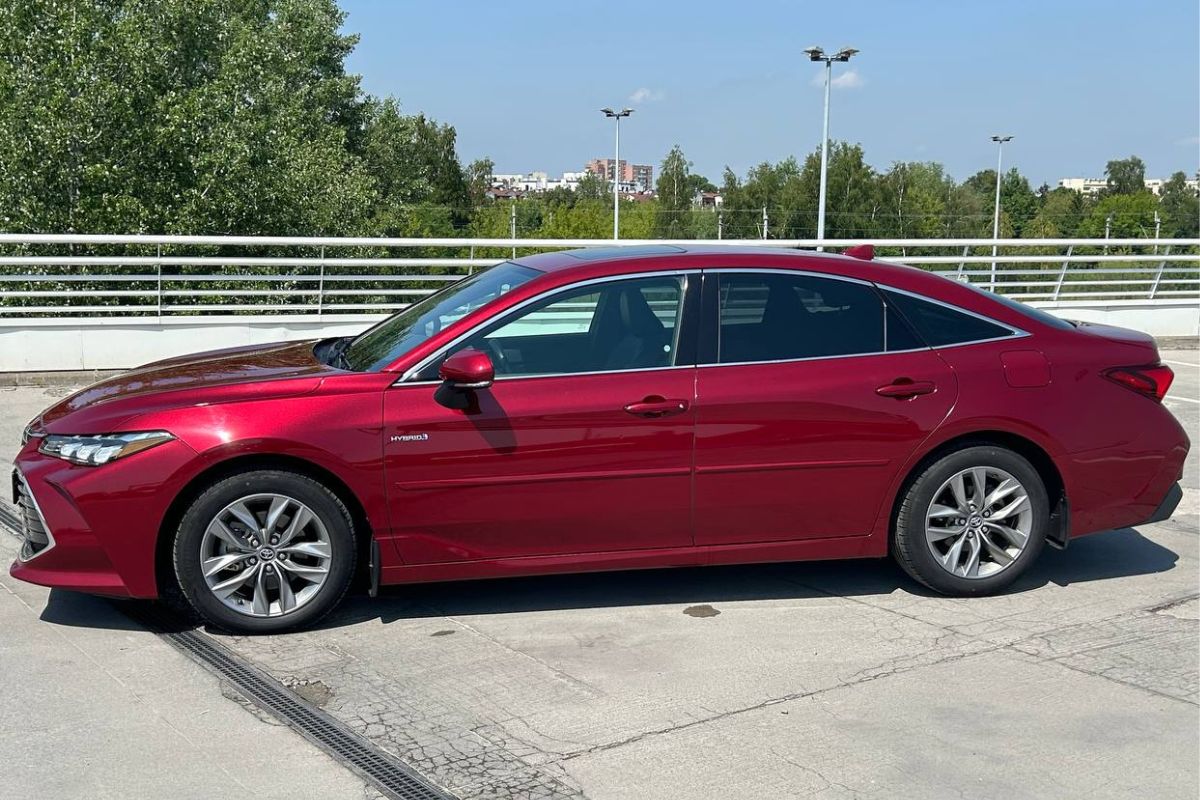 KLASA PREMIUM<br>TOYOTA AVALON