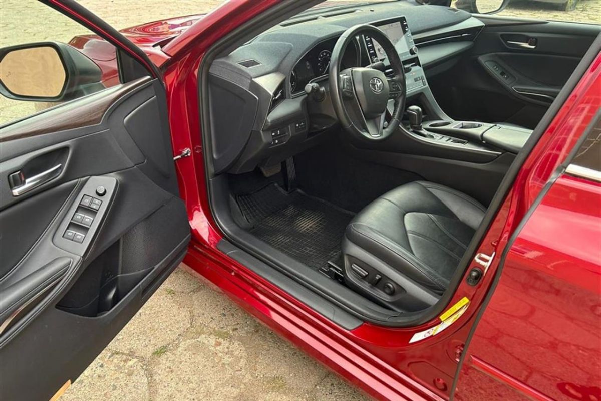 KLASA PREMIUM<br>TOYOTA AVALON