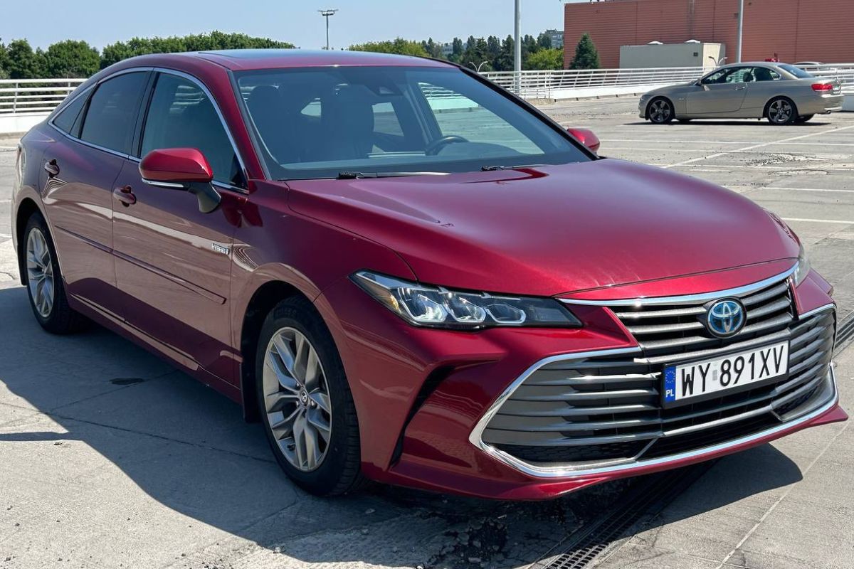 TOYOTA AVALON XLE 2,5 HYBRYDA