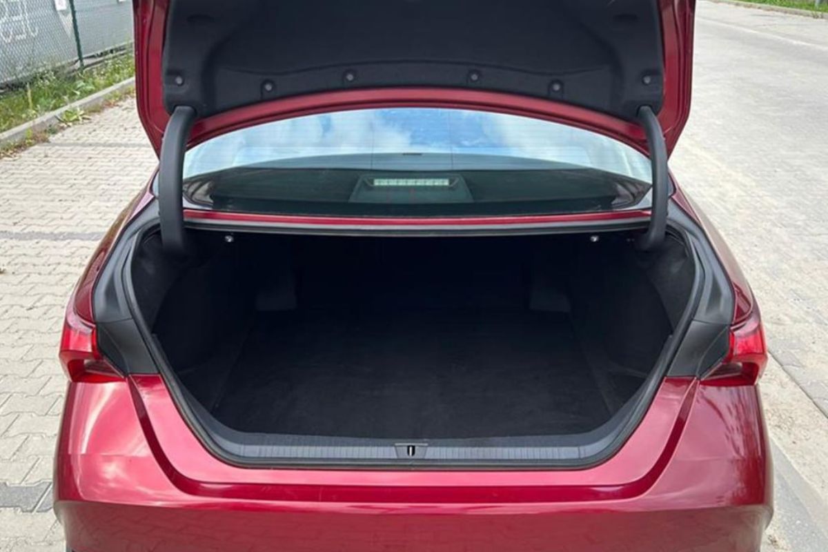 TOYOTA AVALON XLE 2,5 HYBRYDA