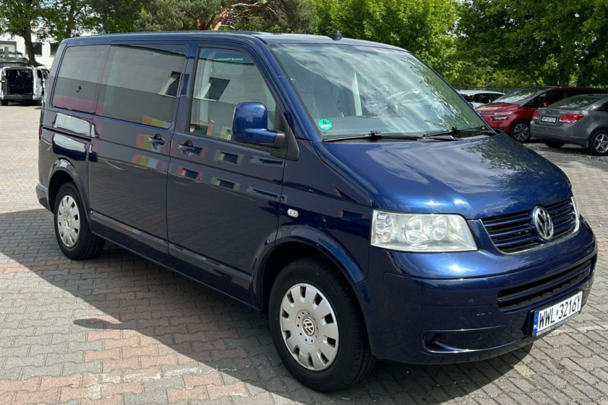 VOLKSWAGEN CARAVELLE 2.5 TDI